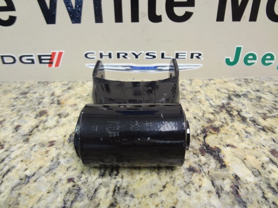 Nuevo conjunto de grillete de resorte Mopar 97-11 Dodge Dakota suspensión trasera fabricante original de fábrica Foto 2 de 3