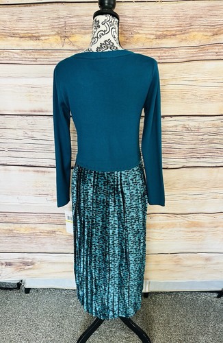 Nina Leonard Women’s Blue Green Long Sleeve V-Neck Knit Pleated Midi Dress M NWT - Picture 11 of 18