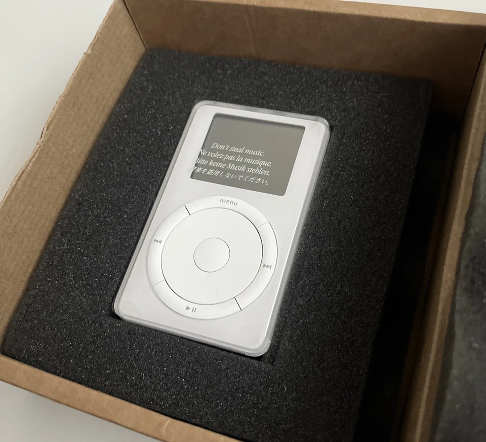 New Old Stock Apple iPod 5GB 1st Generation Vintage - Rare Collectors Piece 2001 - Image 3 of 4