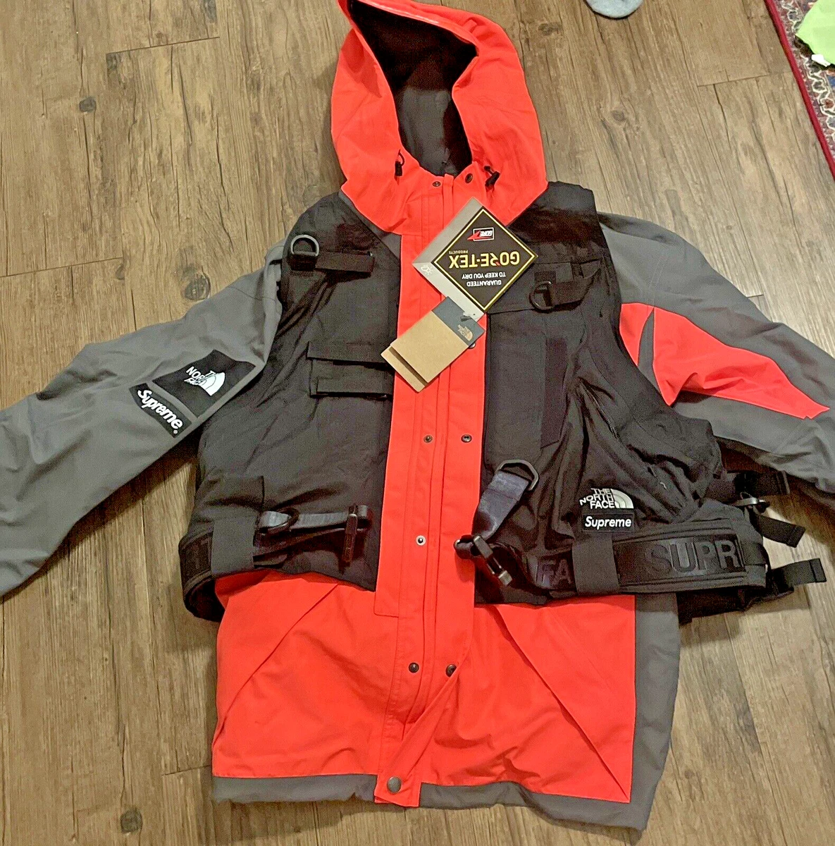 NEW with TAGS Supreme The North Face RTG Jacket + Vest Bright Red Size XL SS20
