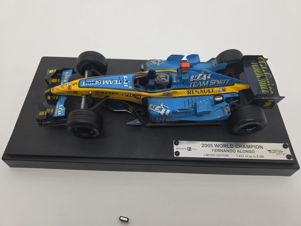 Hot Wheels 1:18 Fernando Alonso Renault R25 Brasil 2005 Campeón del Mundo LE Foto 3 de 4