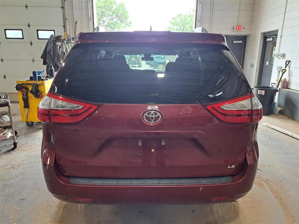 Cilindro maestro de freno 2018 Sienna Sku#4154337 Foto 3 de 4