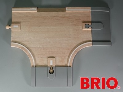 BRIO 33211 STRASSENGLEIS T-WEICHE T-Abzweigstück mit 2 x Rampen Holzeisenbahn