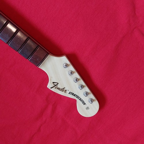 Xbox 360 Rockband Fender Stratocaster Wireless Guitar XBGTS2 Tested Works - Afbeelding 2 van 9