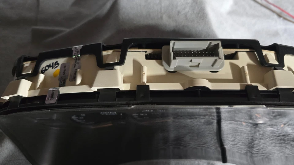 2000-2002 Silverado, Sierra, Tahoe, Suburban, Yukon, Avalanche Gauge Cluster - Image 4 of 4