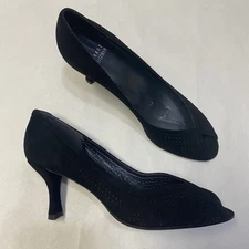 Stuart Weitzman Women’s Heels Pumps Size 9.5 Open Toe Laser Cutout Suede Luxury