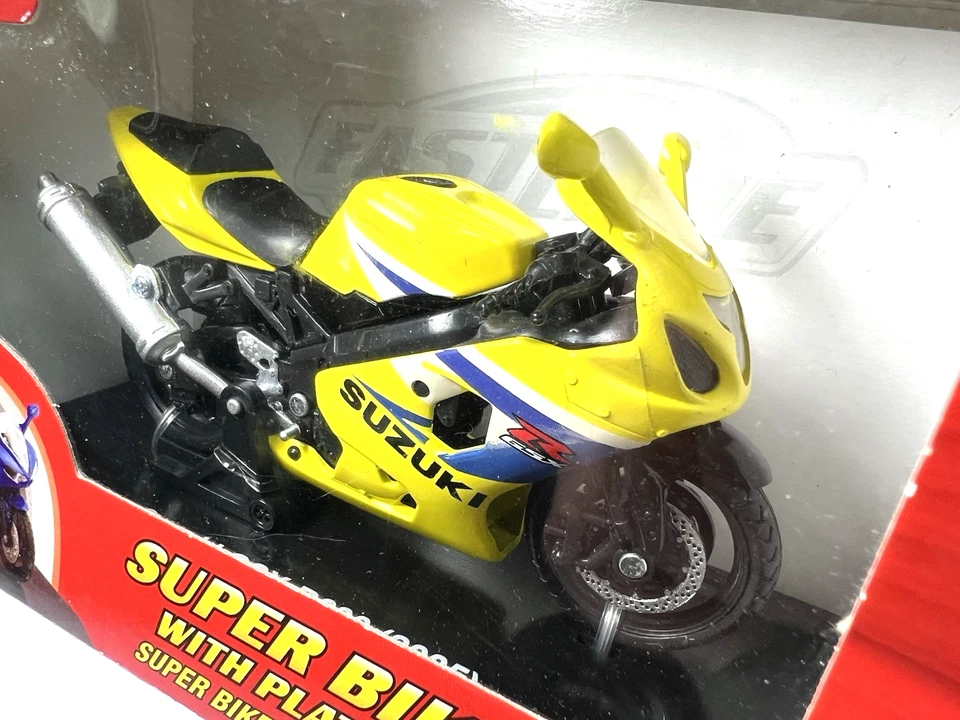 New 2005 Suzuki GSX-R600 Motorcycle, by Fast Lane, 1:18 Scale, 4.5"long, Diecast - Image 4 of 4
