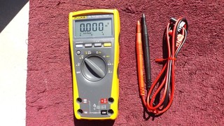 FLUKE 179 EXCELLENT! TRUE RMS MULTIMETER WITH TEMPERATURE!