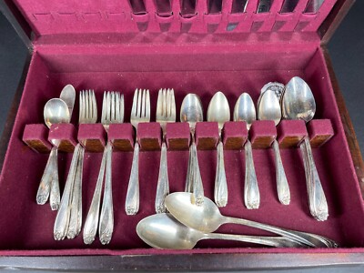 Daffodil 1950 Rogers Bros Silverplate Flatware 52 pcs Daffodil 1950 Rogers Bros Silverplate Flatware 52 pcs