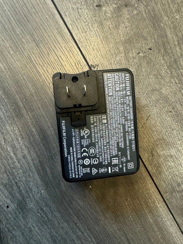 Cargador de batería original BC-T125 para Fuji Fujifilm GFX50S GFX50R GFX100 Foto 2 de 3