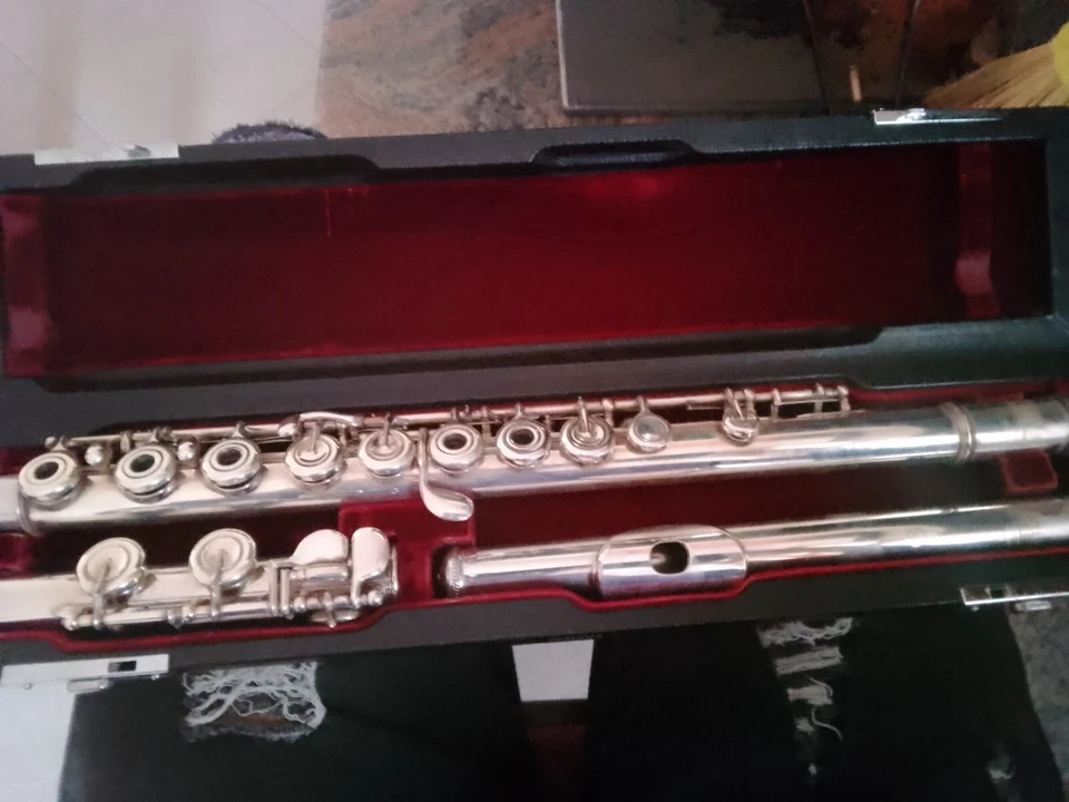 Yamaha YFL-681 Flauto Traverso con Mi Snodato - Argento - Immagine 3 di 3