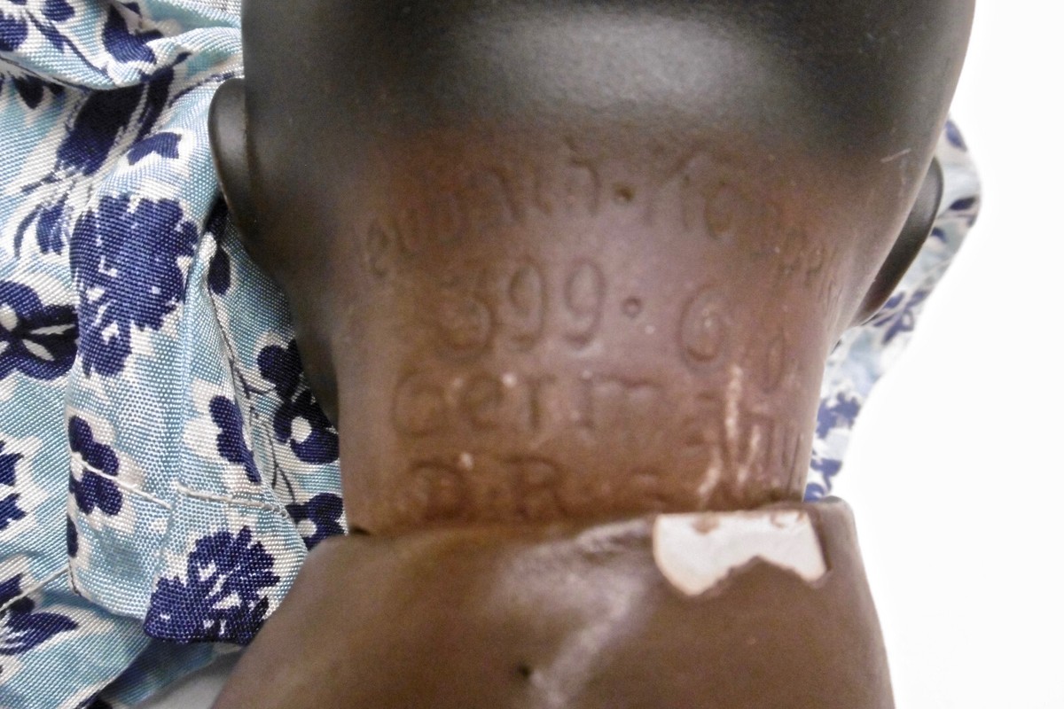 Poupée Ancienne Tête Biscuit - Bébé Caractère Noir Heubach Koppelsdorf