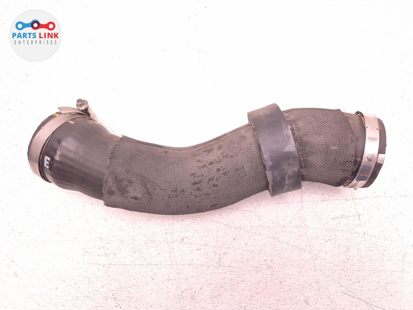 2016-20 BENTLEY BENTAYGA LEFT INTERCOOLER PRESSURE HOSE PIPE LINE 4.0L 6.0L 636