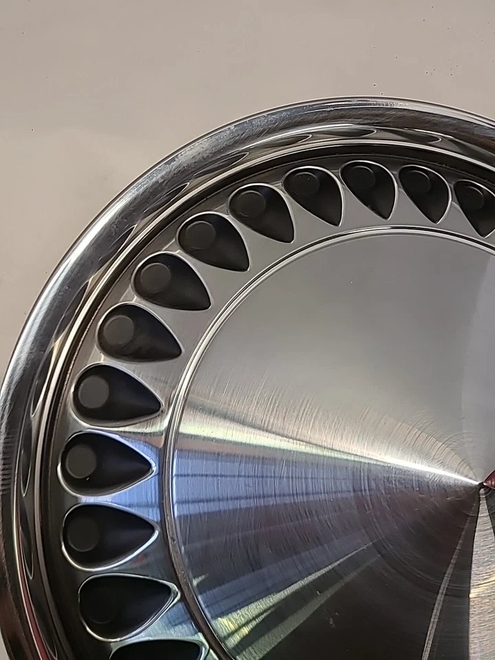 Nuevo de Lote Antiguo 1976-1983 AMC Gremlin Hornet Pacer 14" Tapacubos Cubierta de Rueda (1) OEM NUEVO Foto 4 de 4