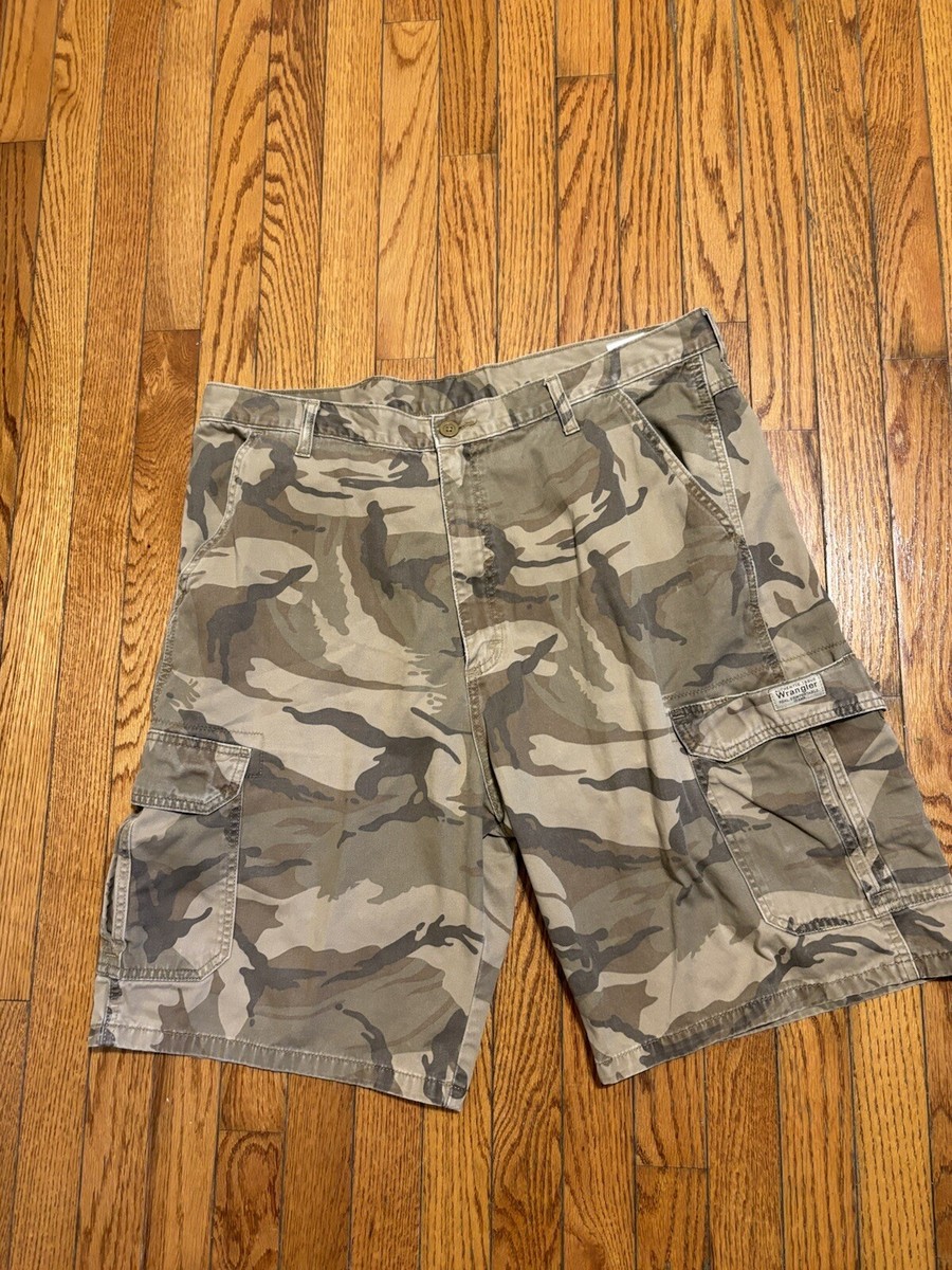 90s 迷彩 wide buggy shorts pants camo w34 Vintage 90s Wrangler Men's Camo Camouflage Baggy Shorts Size 38