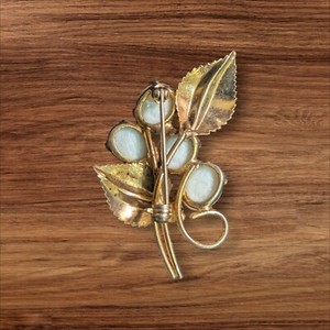 Authentic Vintage Egyptian Revival White Scarab Beetle Brooch Pin Gold Plated Leaf Design