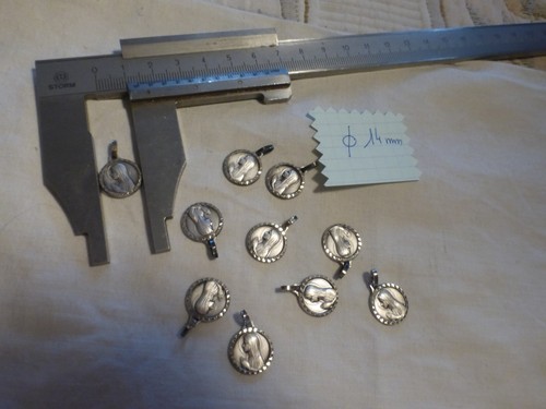 Lot De 300 Perles Noires Guillochées Anciennes - Diamètre 5.5 Mm, Fabriqué En France, Occasion (fond De Stock)