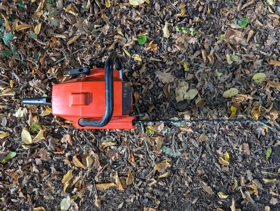 Dolmar 122 Vintage chainsaw in good working order - Image 4 of 4