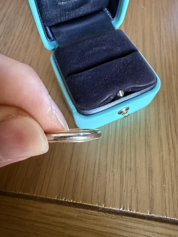 TIFFANY TOGETHER & CO. ANILLO DE BODA PLATINO 950 PARA HOMBRE 4mm MILGRAIN TALLA 9 Foto 4 de 4