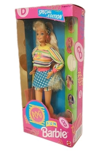 MUÑECA BARBIE DIVERTIDA FEDERACIÓN BARBIE WORLD POG PRODUCTO CON LICENCIA OFICIAL #13239 - Imagen 2 de 4