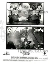 1995 Press Photo Sea Battle & Geena Davis in "Cutthroat Island" Movie