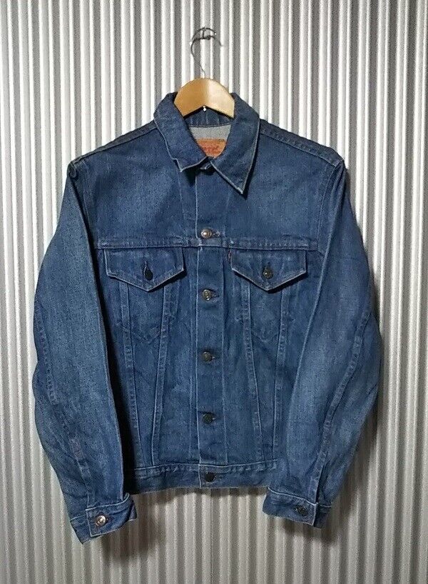 VTG 80s Levi’s 70505 Type 3 Tracker jacket. Size 38 Made in Japan denim  jacket