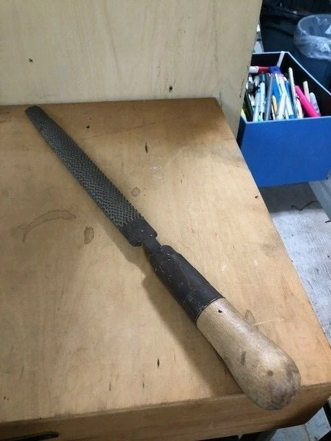 VINTAGE HEAVY DUTY  12inch, Rasp Cut (round side) file----------------------73A - Image 2 of 3