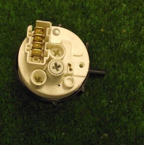 Waschmaschine HOTPOINT WF320P Druckschalter