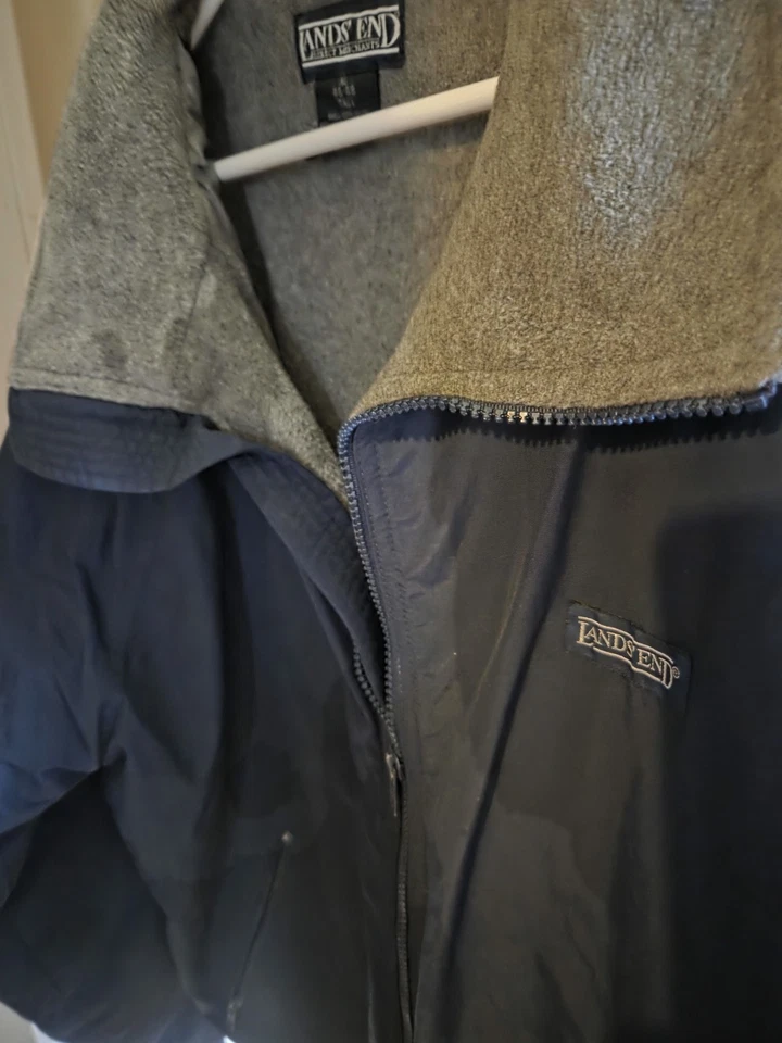 LANDS END MENS, XL TALL RADIENT NAVY, CLASSIC SQUAL WARM lined JACKET/ COAT  - Image 3 of 4
