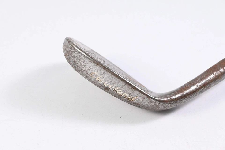 Cleveland 588 Tour Action Gap Wedge / 51 Degree / Regular Flex Steel Shaft - Image 3 of 4