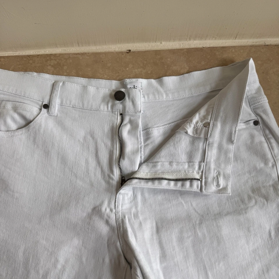 CAbi White Denim Unwind Short 6192 Womens Size 14 Cotton Blend Classic - Image 3 of 4