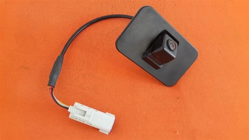 16 MANIJA PORTÓN TRASERO CHEVY SUBURBAN 23404613 Foto 2 de 4