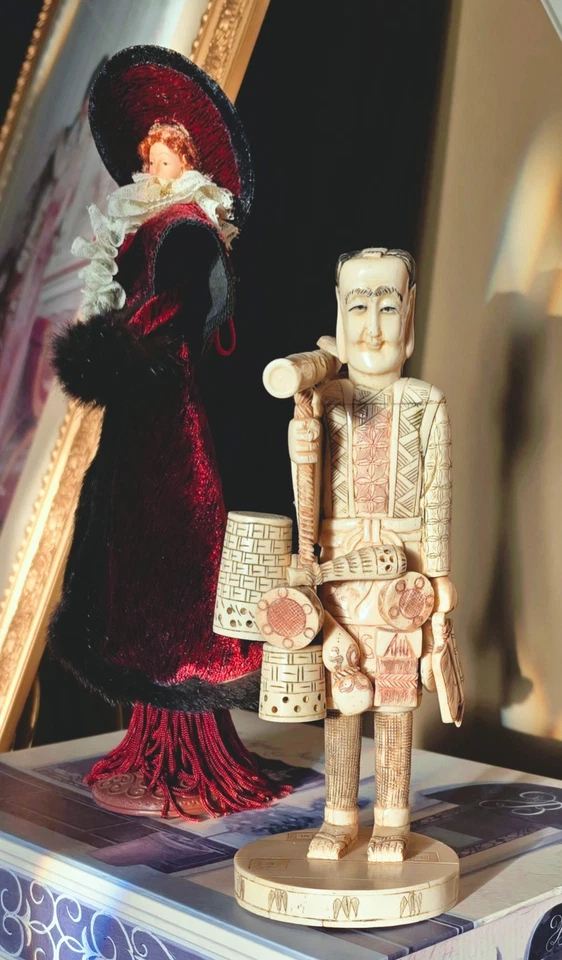 Okimono japonés tipo scrimshaw auténtico raro material no declarado real  Foto 3 de 4