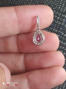 Très beau pendentif en or blanc avec perle Centrale et petit diamant 18k . 750