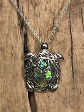 SILVER PLATED FAUX ABALONE SHELL SEA TURTLE PENDANT ON 18.5 X 20.5 NECKLACE