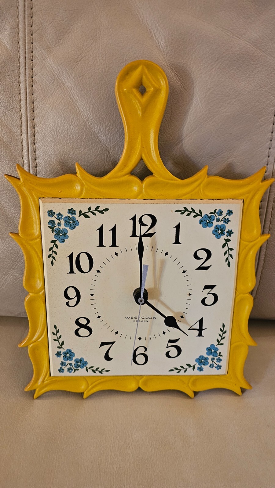 Vintage Westclox Nocord 46347 Trivet Time Ceramic Cast Iron Kitchen Wall Clock