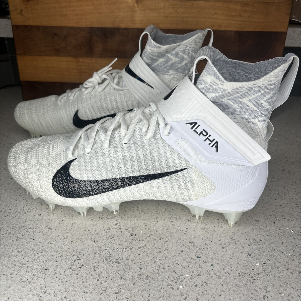 Nike Alpha Menace Elite 2 White Football Cleats BV3298-100  display picture 1
