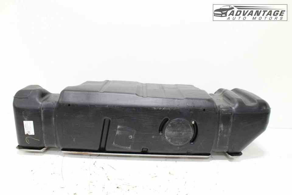 Chevrolet Silverado 2011-2019 6,0 L llenado de gasolina tanque de combustible depósito botella OEM Foto 2 de 4