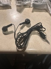 Twenty Pair Black Stereo Earphones E138