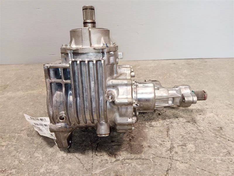 Caja de transferencia desde Cadillac XT6 2022 9155538 Foto 4 de 4