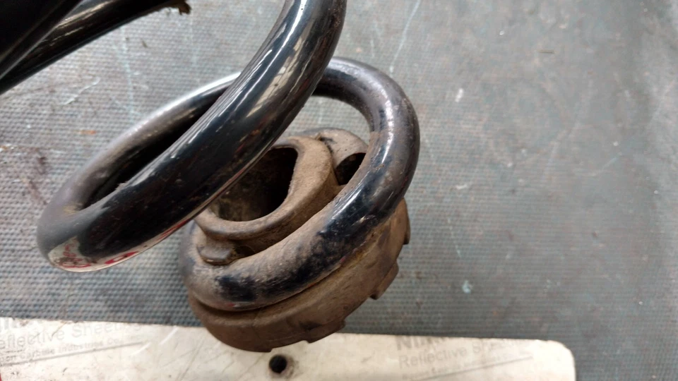 JAGUAR XF X260 2015 - 2021 MOLA HELICOIDAL TRASEIRA GX73-3C357-AA - Imagem 2 de 4