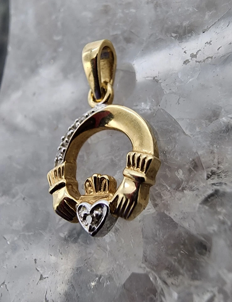 14k .585 Gold Claddagh .02 ctw Diamond Ireland 5/8" Pendant Au 24287 - Image 3 of 4