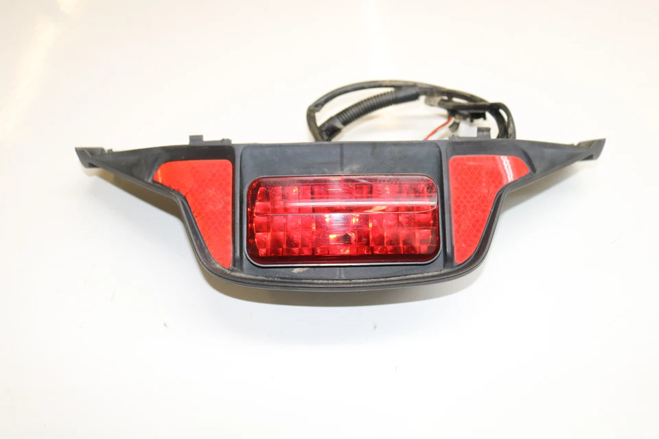 Luz trasera de freno y soporte Ski-doo Summit X 800 800r 2007 rev 144" Foto 2 de 4