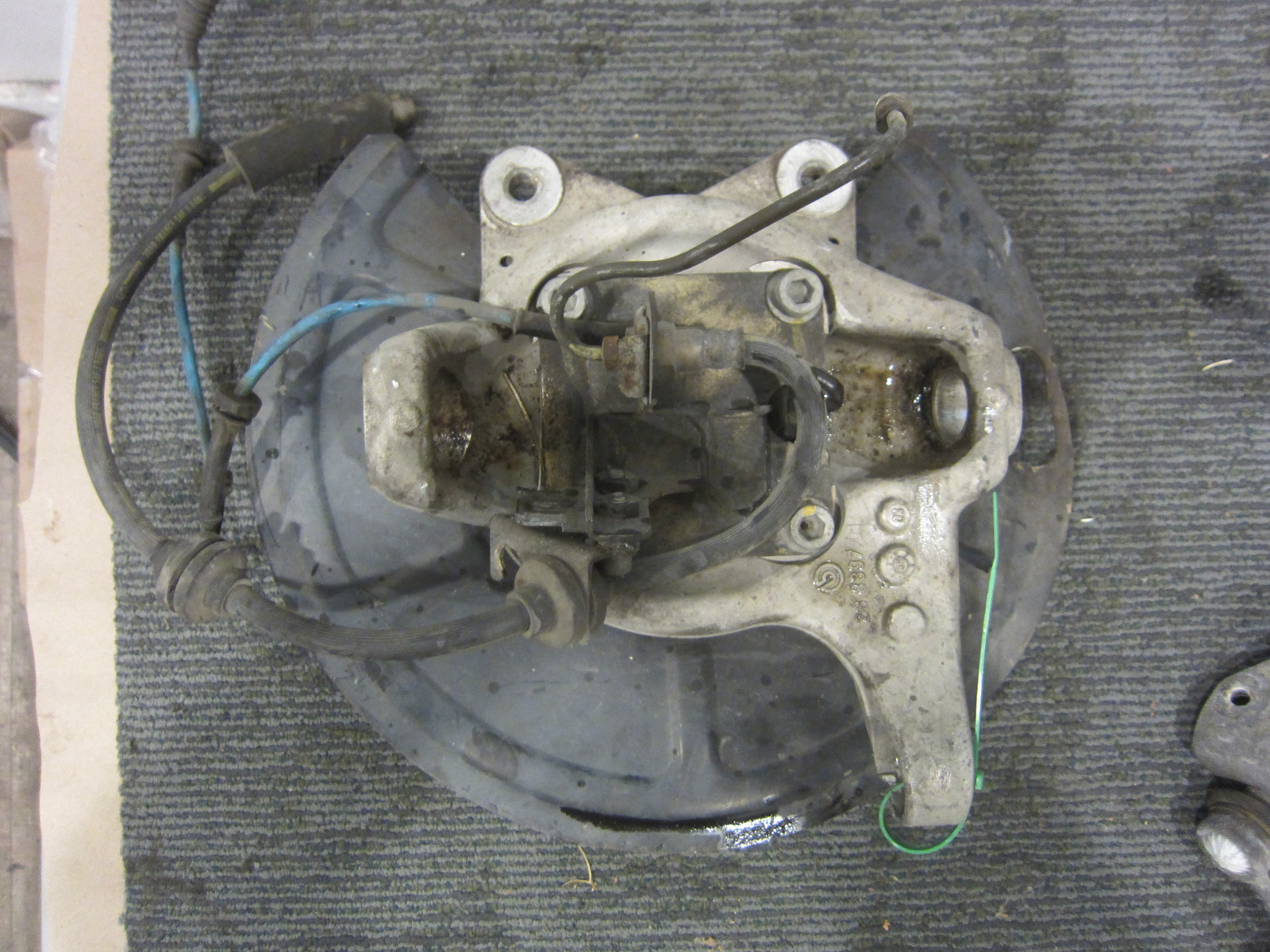 Maserati Coupe - LH Front Hub - Knuckle / Spindle / Wheel Bearing  - P/N 197764 