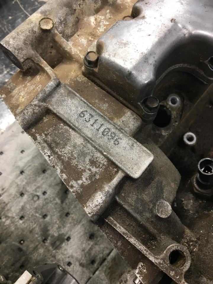 Juego de fundas de cárter Triumph Daytona 675 2007 OEM Foto 4 de 4