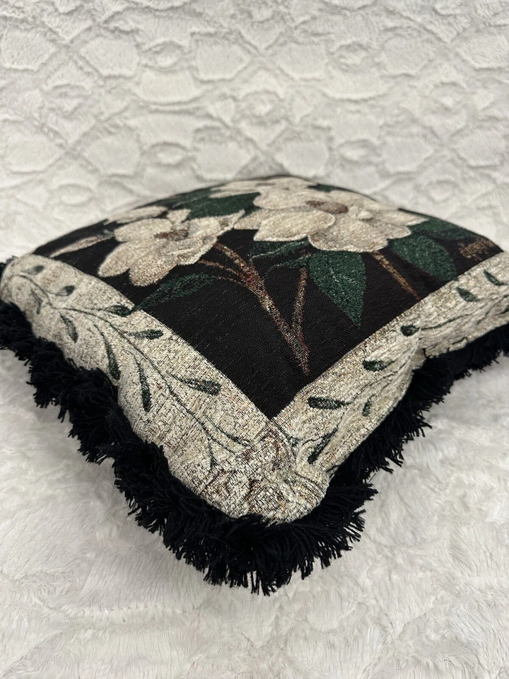 "Juego de 2 almohadas de lana con punta de aguja de magnolia Kathryn blancas 16"" X 16""" Foto 3 de 4