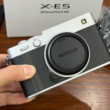 Fujifilm X-E5 XE5 40.2MP Mirrorless Camera Body Black Excellent Black Silver