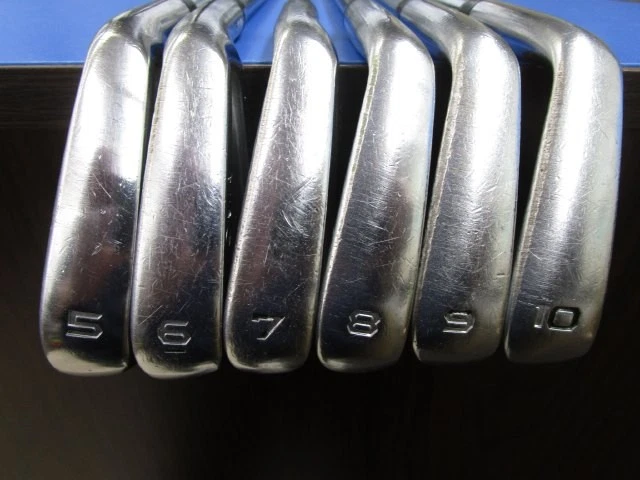 HONMA Set di ferri TOUR WORLD TW717V 5.6.7.8.9.10 Dynamic Gold Flex S200 - Immagine 3 di 4