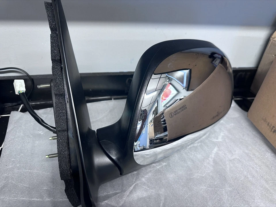 Espejo puerta TYC 5340132 se adapta 04-06 Toyota Tundra Foto 3 de 4