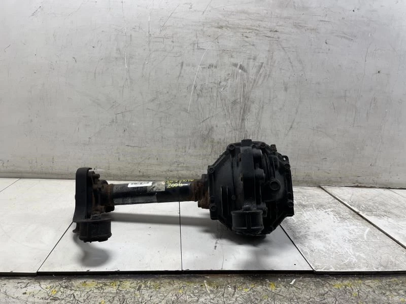 Kia Sorento LX 2006 3,5 L A/T estuche delantero fabricante de equipos originales + 63912 millas  Foto 2 de 4